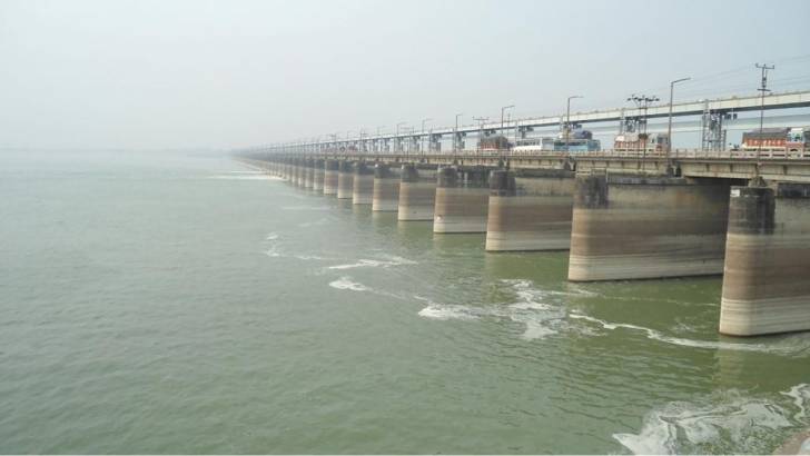 আমরা বাঁধের মুখ খুলিনি, একা একা খুলে গেছে : ভারত