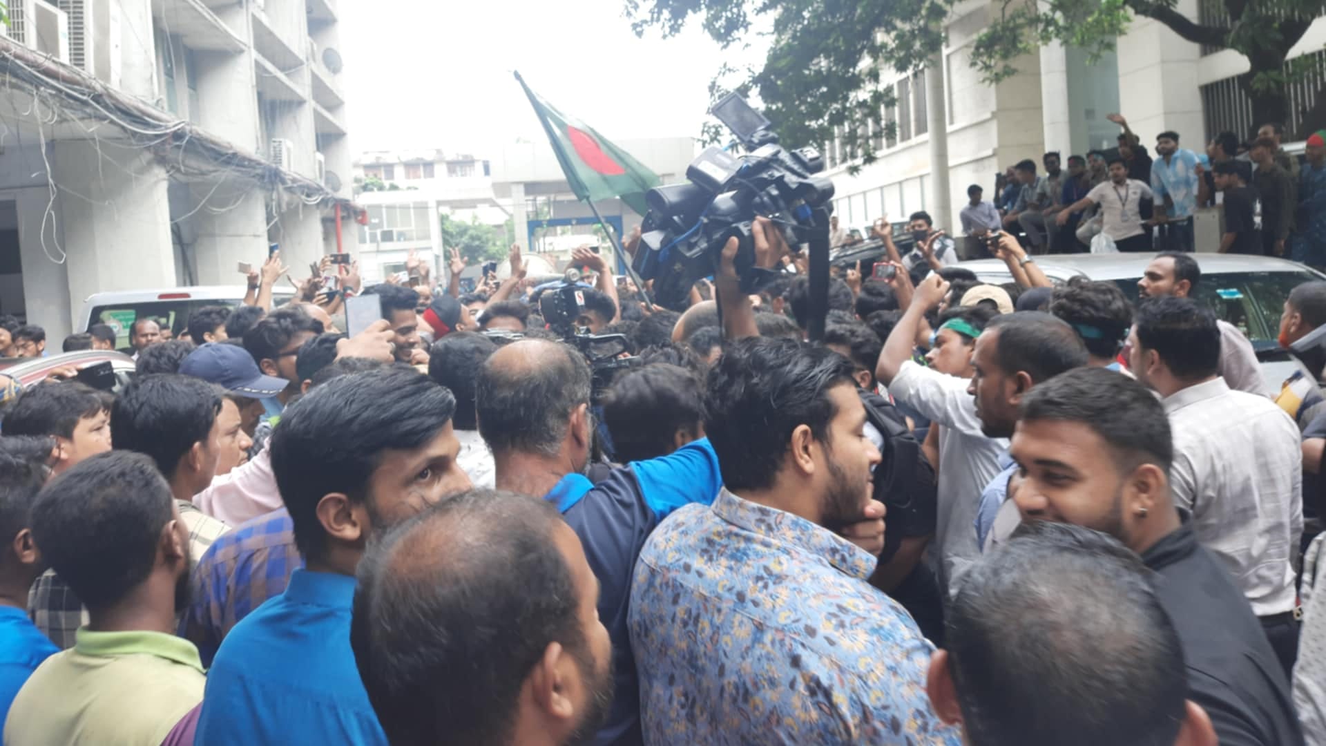 স্থগিত এইচএসসি পরীক্ষা বাতিল ঘোষণা