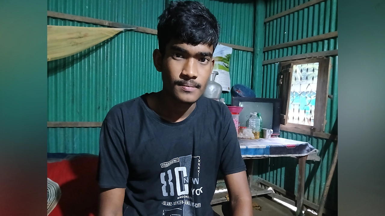 শিমুলের ডান পায়ে এখনো পাঁচ গুলি