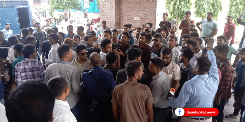 আ.লীগের ছয় নেতার জামিন, আদালতে ছাত্র-জনতার বিক্ষোভ