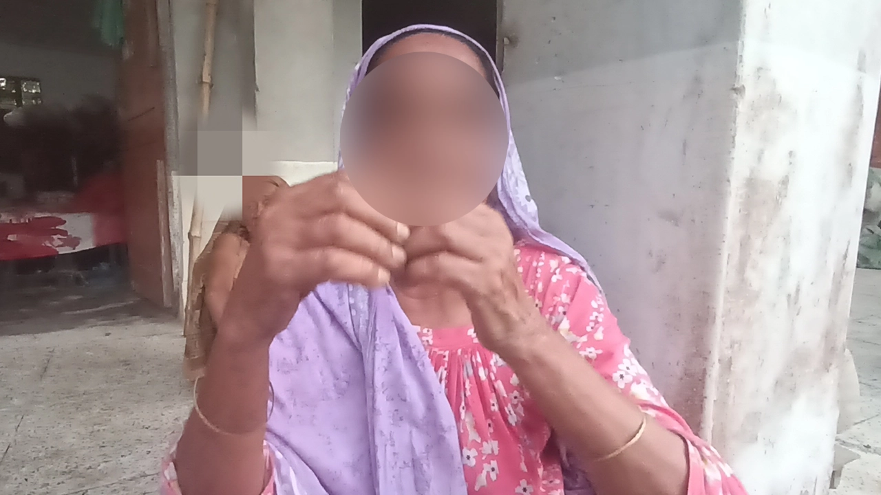 ‘ঘরবাড়ি ফালাইয়া আইছি বানের জলে, খাওন যায় না পেটে’