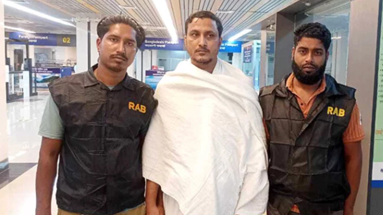 বিমান থেকে বদির ক্যাশিয়ার আটক