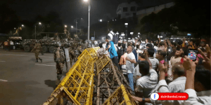বঙ্গভবনের সামনে শিক্ষার্থী গুলিবিদ্ধসহ আহত ৩