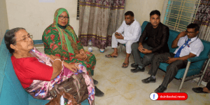 গুণকীর্তনের’ গানে শেখ হাসিনার নাম: নেত্রীসহ ৫ জনকে পুলিশে দিলেন ডিসি