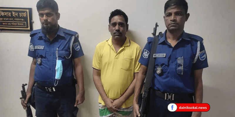 সাবেক ডিবিপ্রধান হারুনের ‘ক্যাশিয়ার’ মোকাররম গ্রেপ্তার