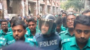 "আমি খুব সরি স্যার" বলে ক্ষমা চাইলেন ব্যারিস্টার সুমন