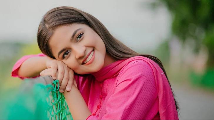 ফেসবুক আইডি ডিঅ্যাক্টিভেট করলেন সাদিয়া আয়মান