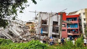 ভারতে নির্মাণাধীন ভবন ধসে নিহত ১,