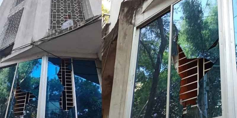 চট্টগ্রামে মসজিদে ইসকন সমর্থকদের ব্যাপক হামলা-ভাঙচুর
