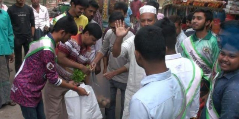 নাটোরে পলিথিন নিষিদ্ধ: বিকল্প ব্যাগ সরবরাহ করেছে ব্যবসায়ীরা