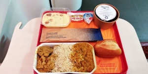 এয়ার ইন্ডিয়ায় পাওয়া যাবে না হালাল খাবার