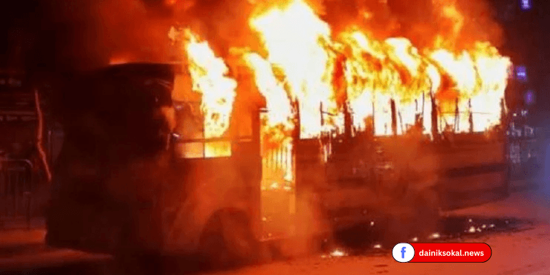 রাজধানীর কুড়িল বিশ্বরোডে বাসে আগুন