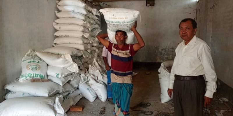 মেহেরপুরে চলতি মৌসুমে সার সংকট, খুচরা বাজারে চড়া দাম