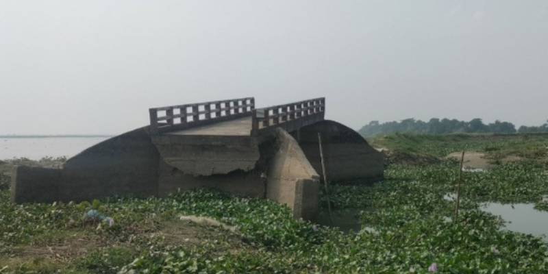 সংস্কার হয়নি সেতুর, হাজার মানুষের ভোগান্তি