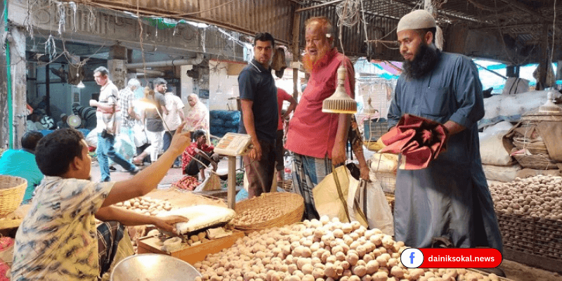 অস্থির আলুর বাজার, দাম বেড়েছে ১০-১৫ টাকা