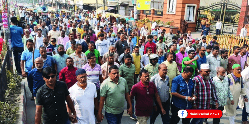 শেষ রক্ষায় পার্টি অফিস পাহারা দিচ্ছেন জাপা নেতাকর্মীরা