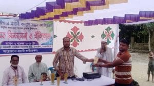 ময়মনসিংহে প্রবাসী কল্যাণ বন্ধন ফাউন্ডেশন কর্তৃক সম্মাননা স্বারক প্রদান