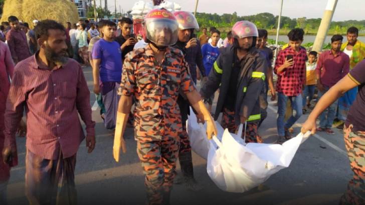 ভোলায় বন্ধুর বাড়ি থেকে ফেরার পথে সড়ক দুর্ঘটনায় ২ বন্ধুর মৃত্যু