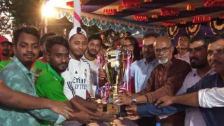 আরাফাত রহমান কোকো স্মৃতি ফুটবল টুর্নামেন্টের ফাইনাল খেলা অনুষ্ঠিত