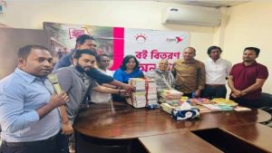 মুন্সিগঞ্জে ১২ টি লাইব্রেরীতে ৪ হাজার বই উপহার