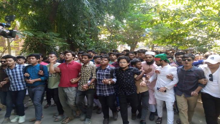 অনির্দিষ্ট কালের জন্য তিতুমীর কলেজের সব ক্লাস-পরীক্ষা বন্ধের ঘোষণা