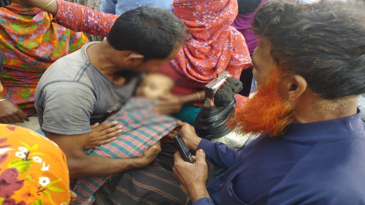 তালায় বিদ্যুৎ শকে প্রাণ গেল শিশু বাচ্চার