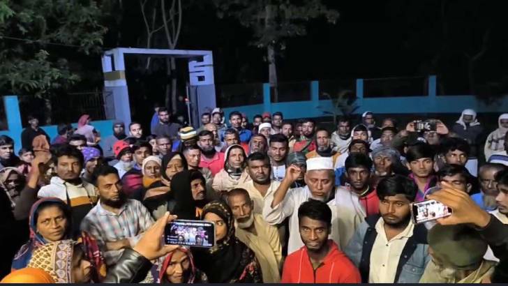 বাউফলে ইউপি চেয়ারম্যানের বাড়িতে হামলা ভাঙচুর