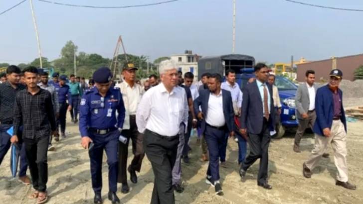 মুন্সিগঞ্জে সিরাজদিখানে বিসিক কেমিক্যাল শিল্পপার্ক পরিদর্শনে শিল্প উপদেষ্টা