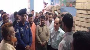 টঙ্গীবাড়িতে আলুর মূল্য তালিকা না থাকায় ব্যবসায়ীকে জরিমানা