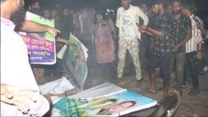খুলনায় জাতীয় পার্টির অফিস ভাঙচুর-অগ্নিসংযোগ