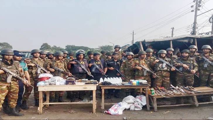 টঙ্গীতে যৌথ বাহিনীর বিশেষ অভিযান, আটক ৭২