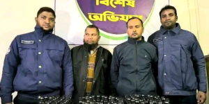 ডোমারে ১০০ বোতল ফেনসিডিল সহ আটক-২