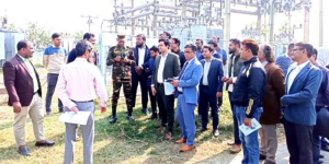 বাসাইলে জলাবদ্ধ এলাকা পরিদর্শনে জিওসি মাসীহুর রহমান