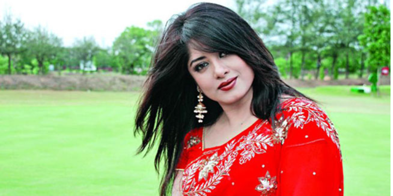 শীতকালে সবচেয়ে বিরক্তিকর হল খুশকি,চাই ঘরোয়া সমাধান