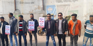 রূপগঞ্জে সরকারি খাল হালট পুনরুদ্ধার ও নদী দূষণ বন্ধের দাবিতে মানববন্ধন