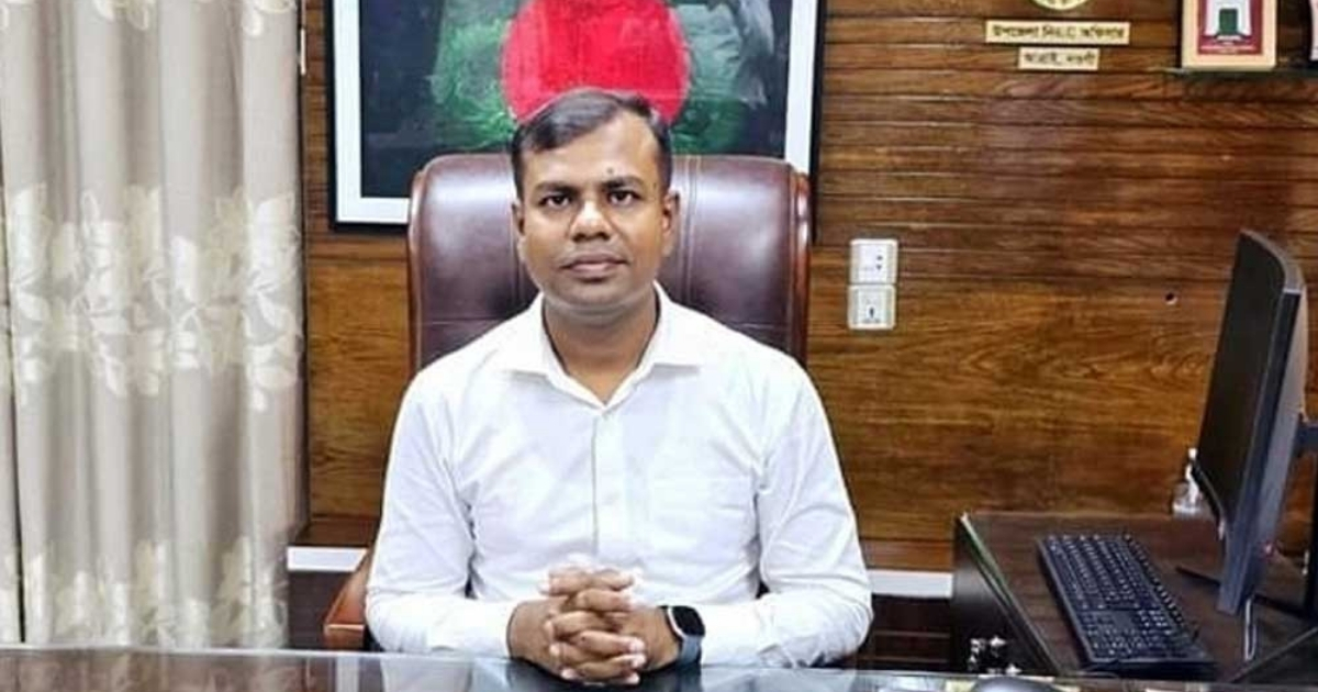 মুক্তিযোদ্ধা চাচাকে বাবা বানিয়ে প্রশাসন ক্যাডারে চাকরি