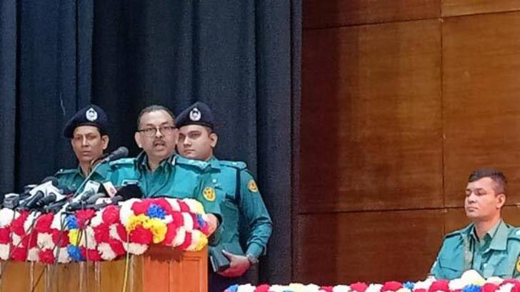 মোটরসাইকেল ঝুঁকিপূর্ণ বাহন: ডিএমপি কমিশনার