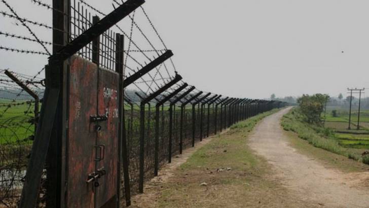 বাংলাদেশে প্রবেশের সময় ২ ভারতীয় আটক