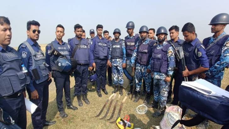 ভোলায় ধানক্ষেত থেকে আগ্নেয়াস্ত্র উদ্ধার