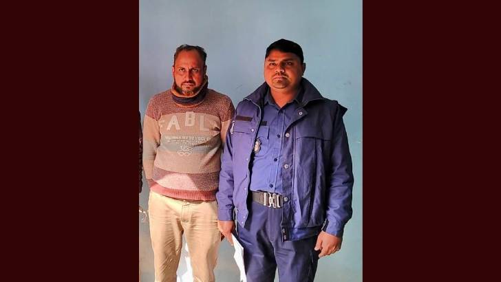 গাংনীতে ফেনসি ডিলসহ মাদক পাচারকারী আটক