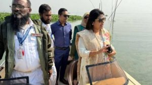 সোনারগাঁয়ে মেঘনা নদীতে অবৈধ মাছের ঘের উচ্ছেদ