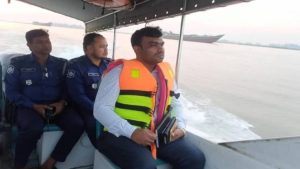 মুন্সীগঞ্জে গজারিয়া ৩টি বাল্কহেড জব্দ, আটক ১৪