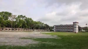 চরম অবহেলিত ও খেলাধুলার অনুপযোগী তালা সরকারি কলেজ মাঠ