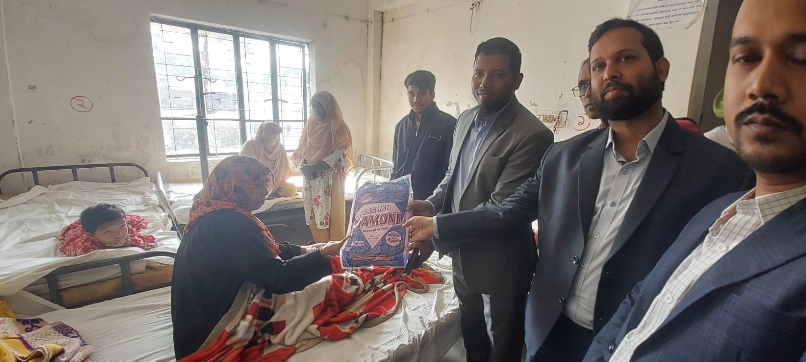 স্বাস্থ্য কমপ্লেক্সের ৩৫ রোগী পেলো প্রশাসনের মশারী