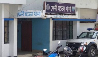 ফেনীতে পরকীয়ার জেরে গৃহবধূর আত্মহত্যা