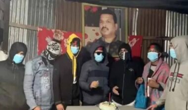 আড়াইহাজারে নিষিদ্ধ ঘোষিত ছাত্রলীগের কেক কাটার ভিডিও ভাইরাল