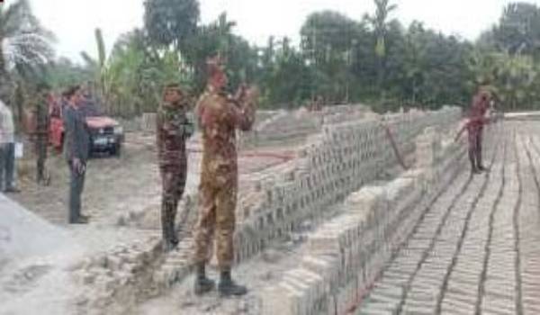 নাটোরে অবৈধ ইটভাটায় অভিযান, পানি ছিটিয়ে বন্ধ