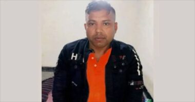 ছাত্র আন্দোলনে হামলার আসামিকে গণপিটুনী দিয়ে পুলিশে সোপর্দ