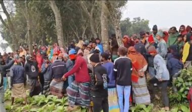 মেহেরপুরের গাংনীতে ওয়ার্ড যুবদল নেতাকে কুপিয়ে গলাকেটে হত্যা \ চিরকুট উদ্ধার