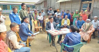 কনের বাড়িতে কাজি আসার আগে উপস্থিত ইউএনও